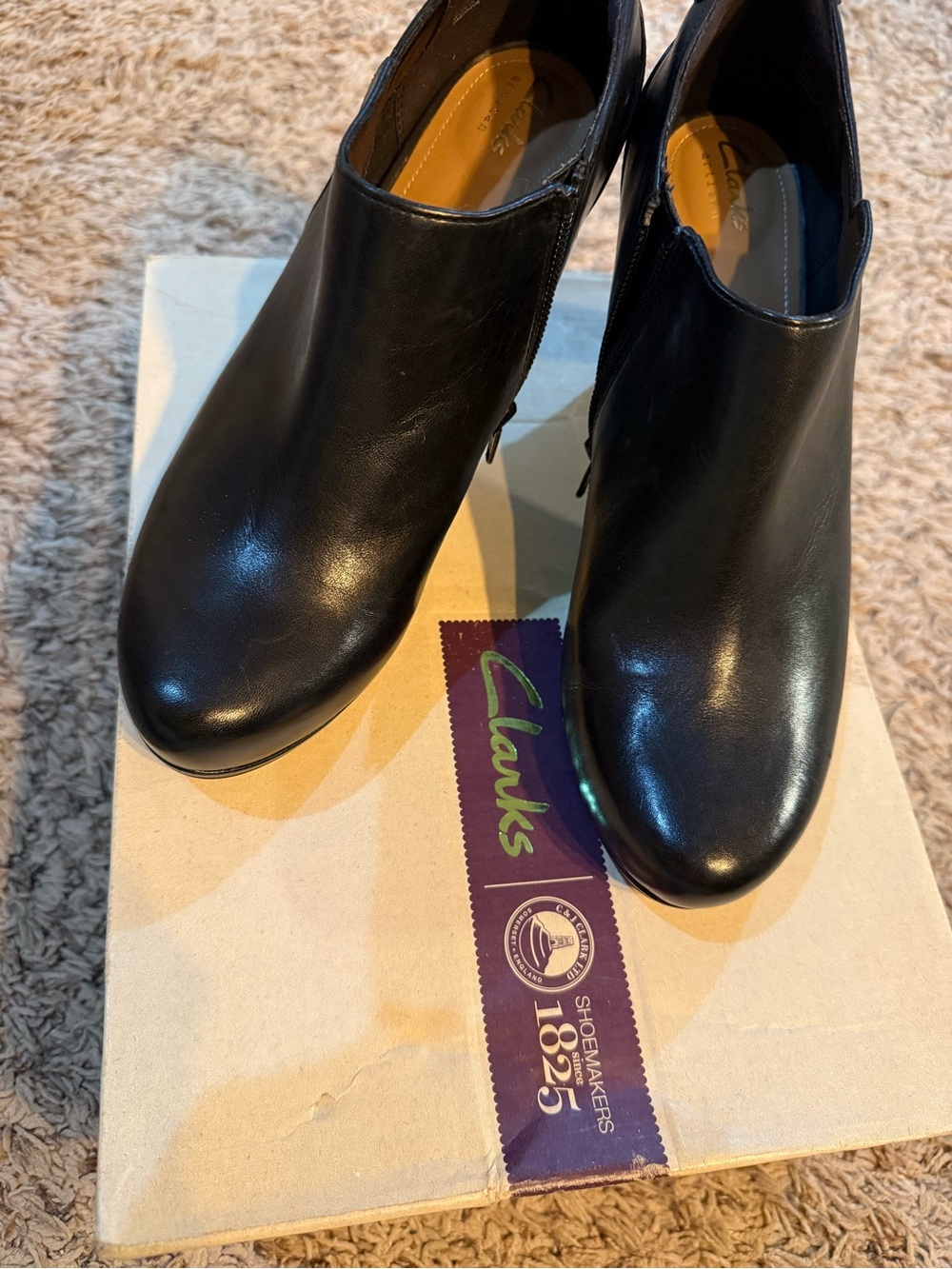 Clarks Black Leather Women's Ankle zip Booties-Clark’s (10) /with box